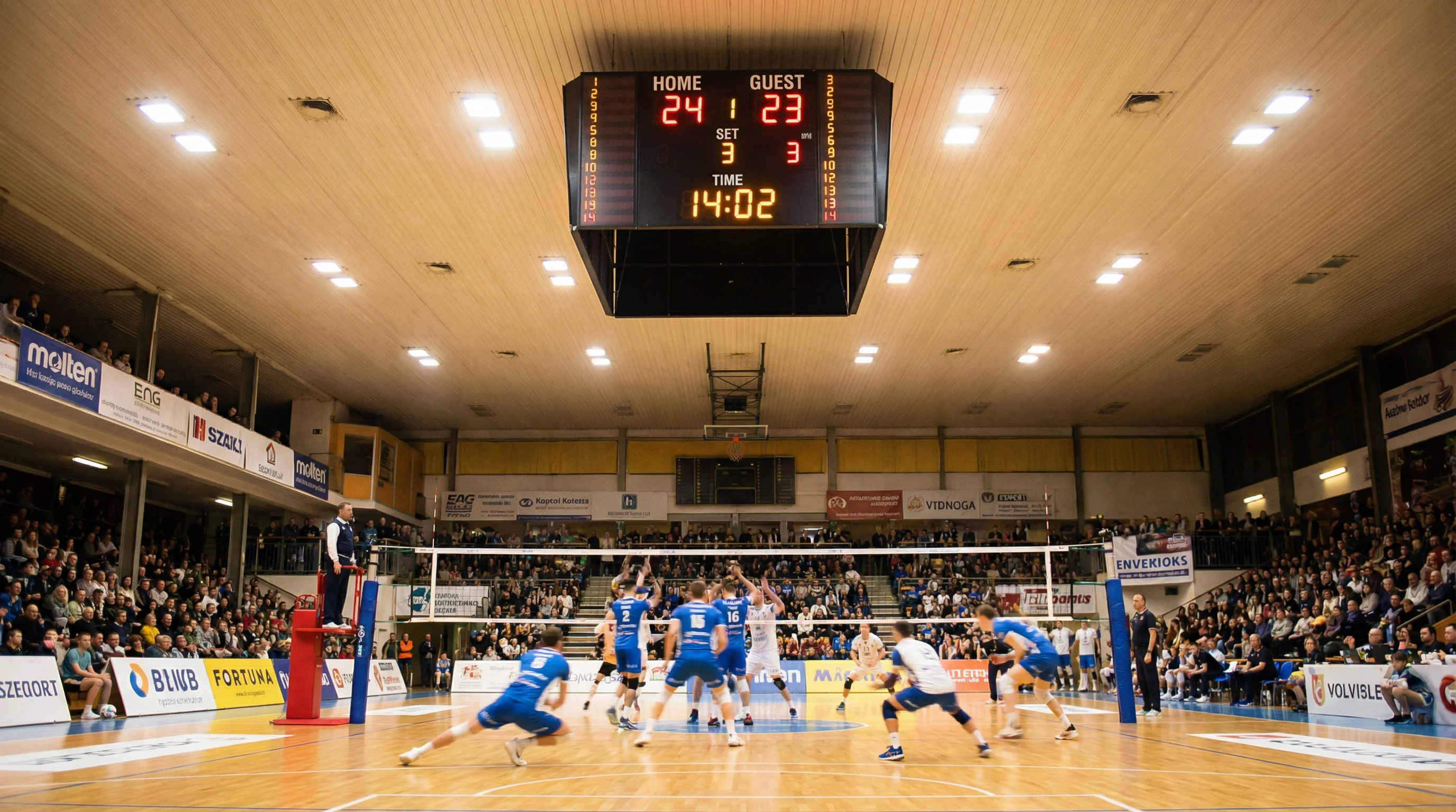 Tabellone segnapunti elettronico durante una partita di pallavolo con punteggio alto